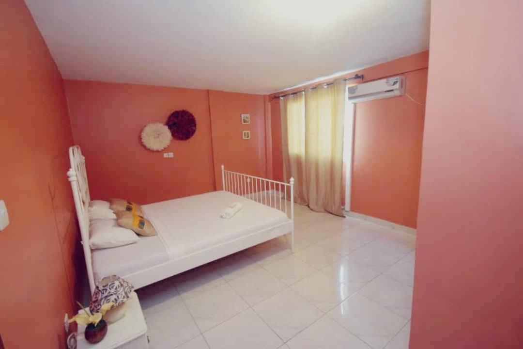 Aparthotel Stone House - Makepe, Duala Zewnętrze zdjęcie